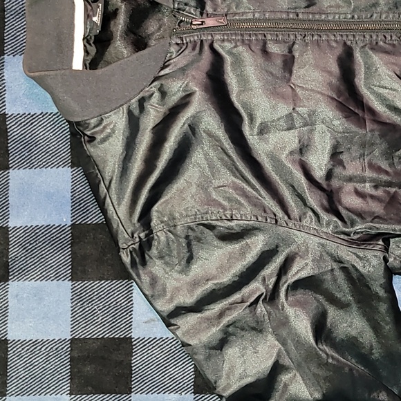 Jordan. Black Bomber Jacket. Arm-pocket. 9.5/10 condition. Men's size Large - Picture 4 of 16